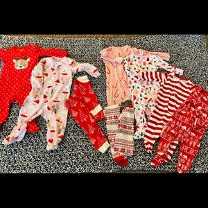 BABY GIRL CHRISTMAS PAJAMAS LOT OF 8 — 9-12M